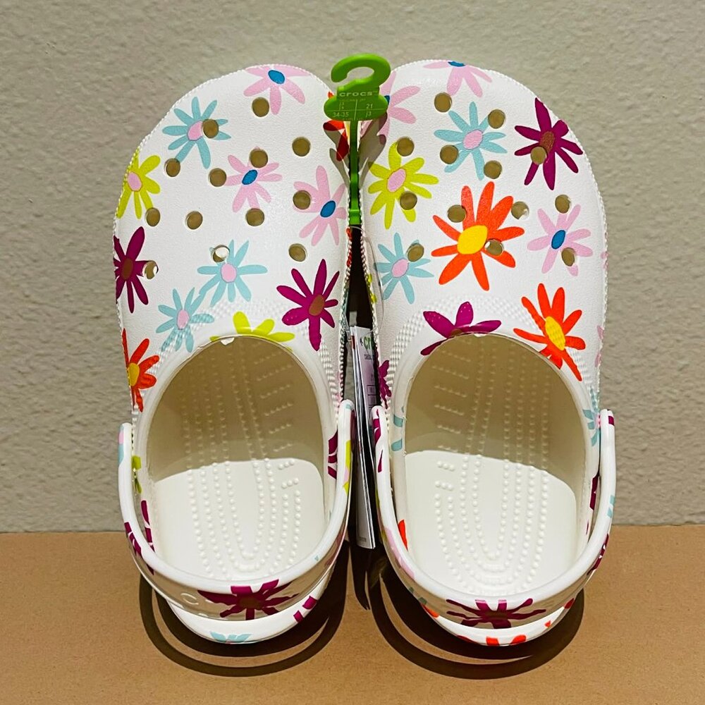 Crocs Kids Daisy Classic Clogs – Cute Floral Design - NWT